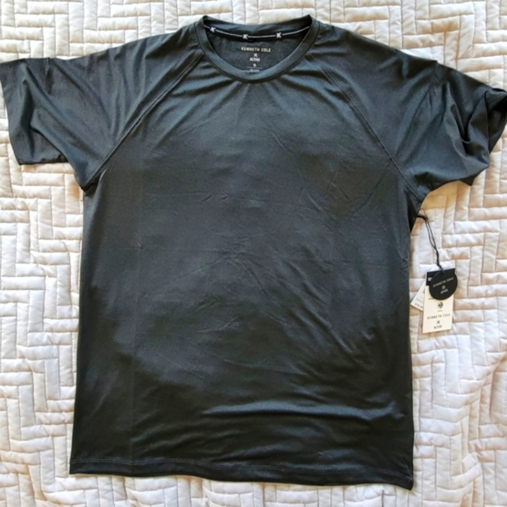 NWT Kenneth Cole Tech Raglan SS Tee